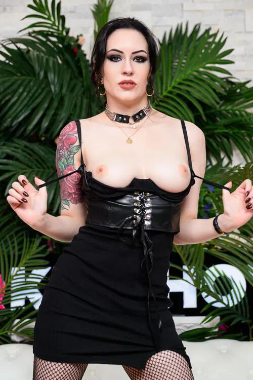 Anna De Ville photo 42