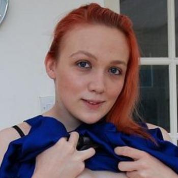 Ella Angel photo 2