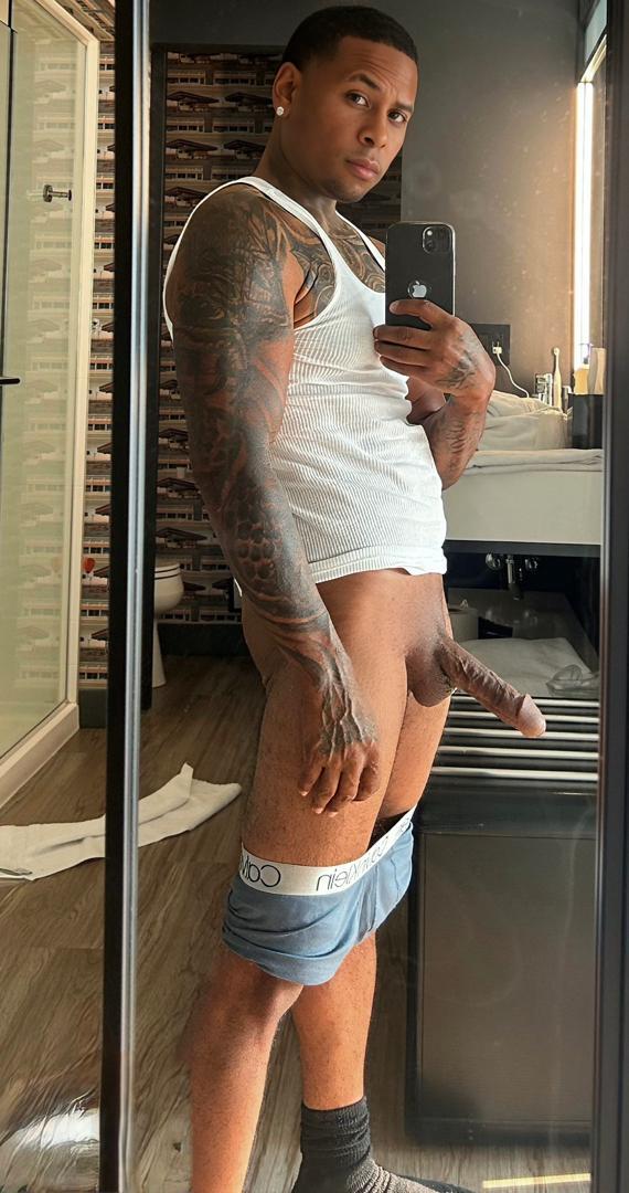 Tee Go Hard — fotos e vídeos +18
