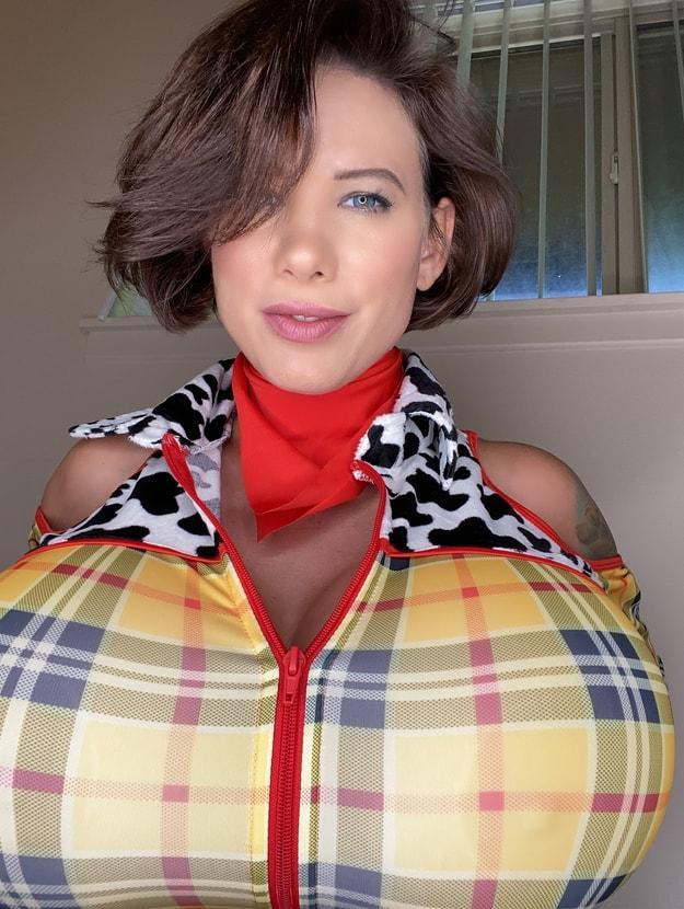 Brittany Elizabeth photo 3