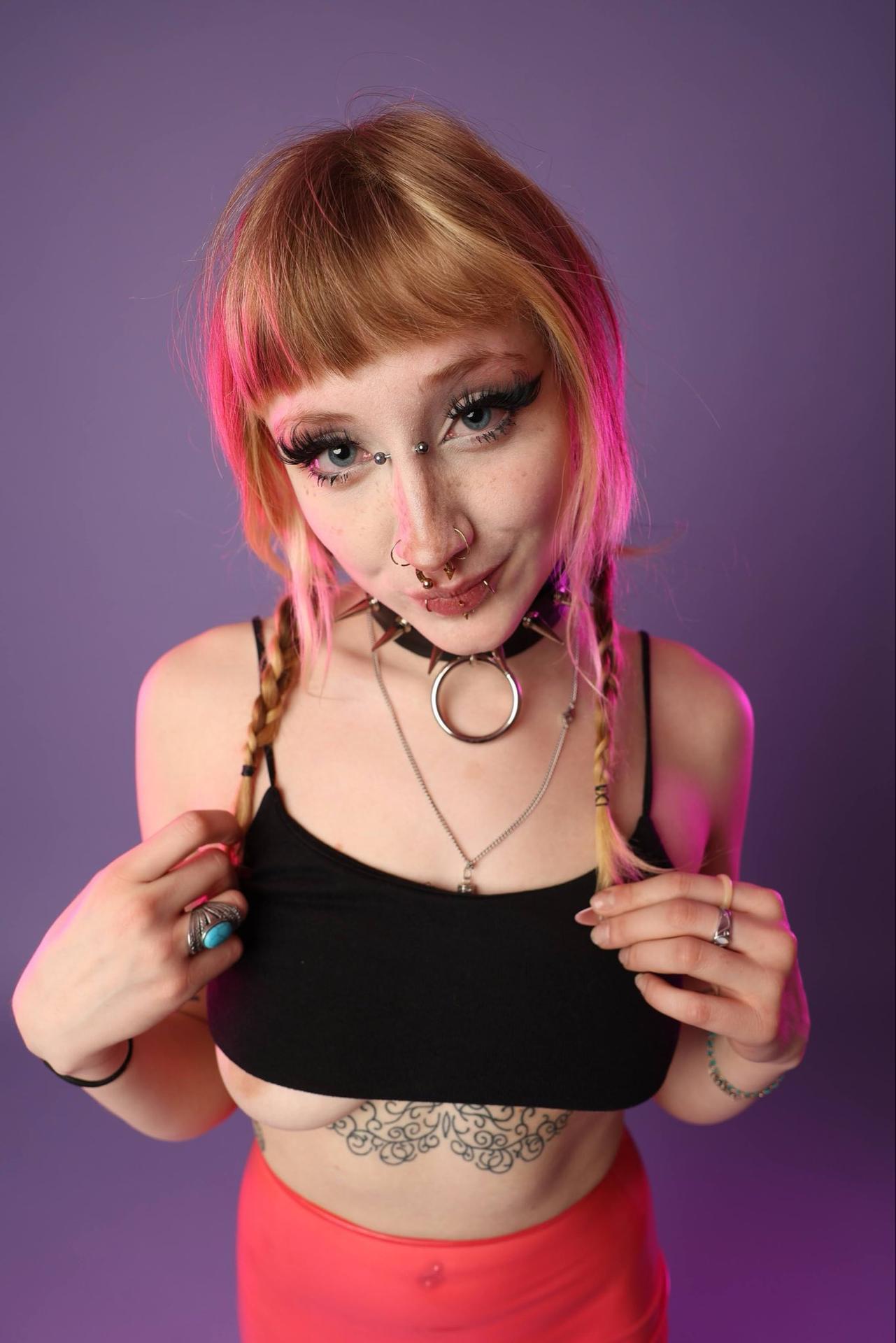 Pixie Lovely — fotos e vídeos +18