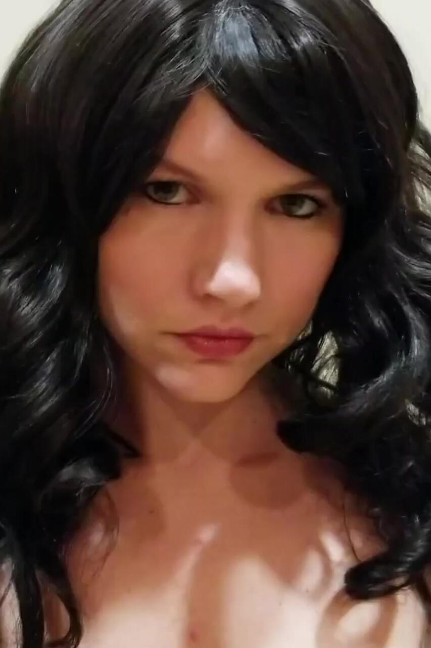 Leah Livingston photo 2