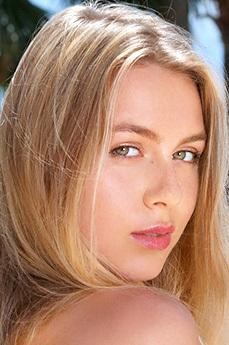 Alecia Fox photo 77