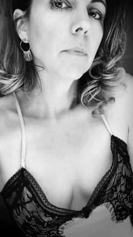 Your Favorite Step Mommy — fotos e vídeos +18