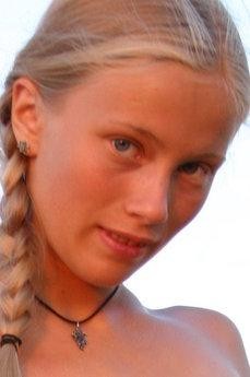 Lola Taylor photo 51