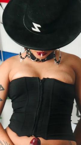 Kinky Trans — fotos e vídeos +18