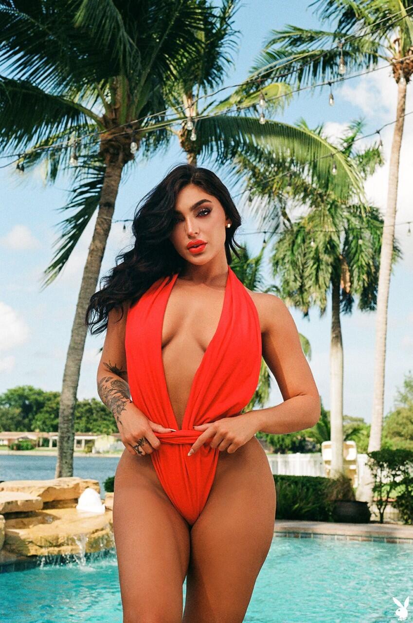 Emily Rinaudo photo 3