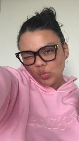 Sofia V — fotos e vídeos +18