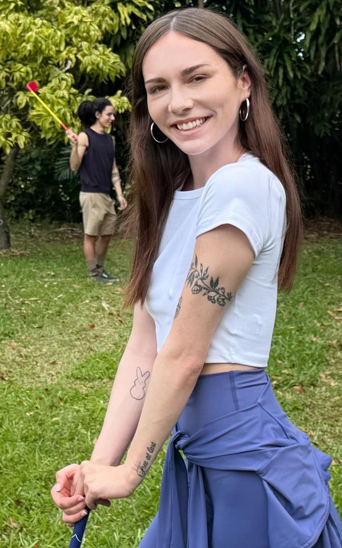 Tess Thompson photo 2