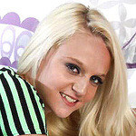 Stacey Kiss photo 9