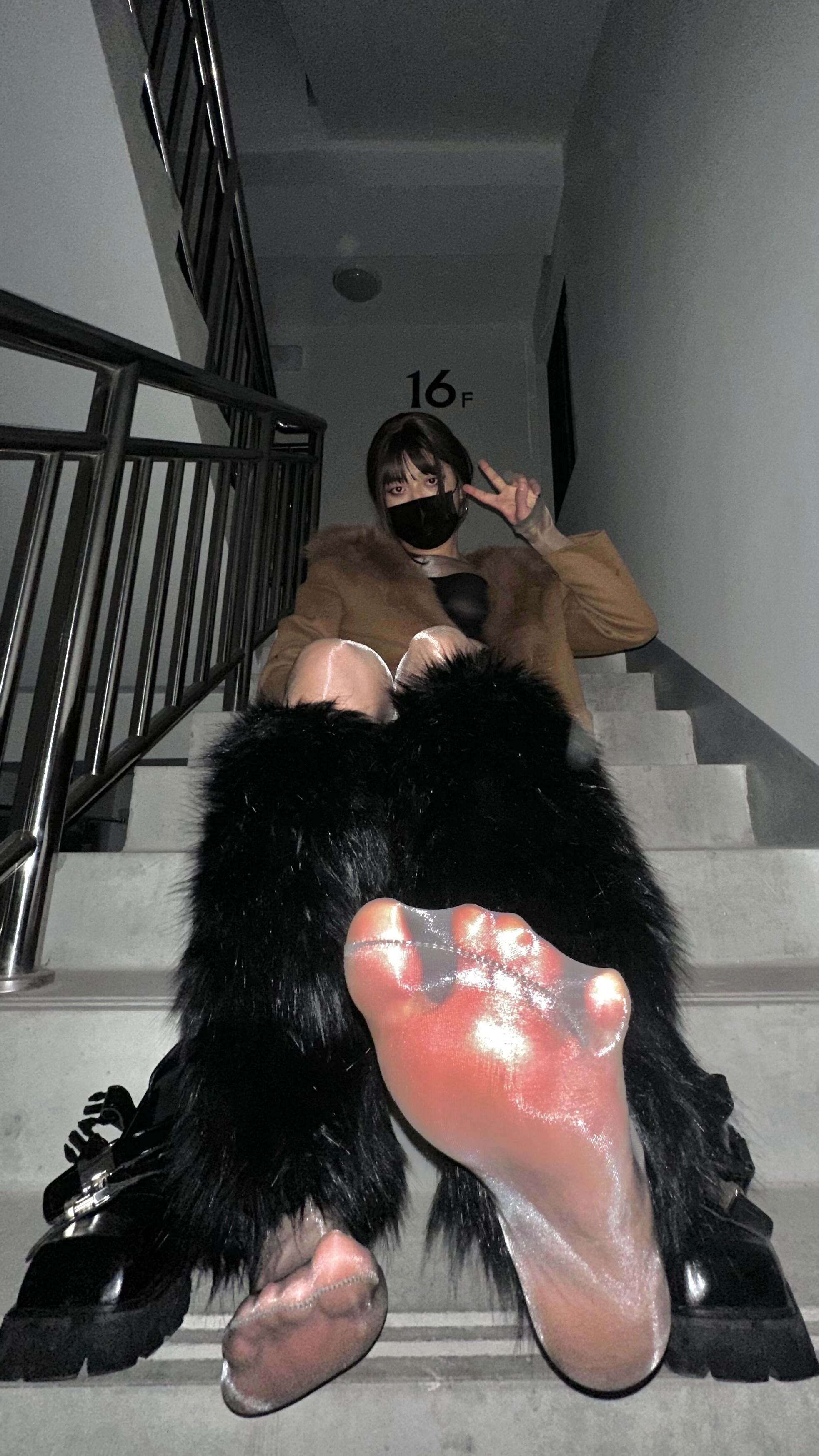 Pantyhose Girl — fotos e vídeos +18