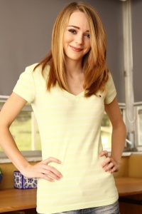 Ava Hardy photo 8