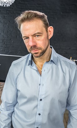 Erik Everhard photo 24