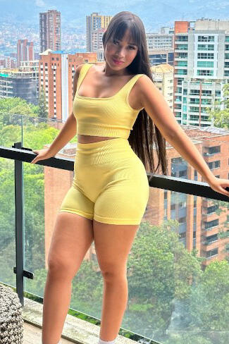 Daniela Andrea photo 16