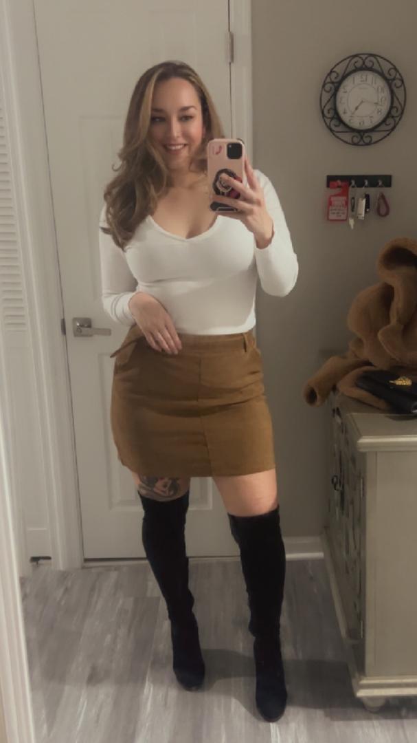 Andy Milf Mommy — fotos e vídeos +18