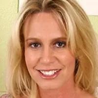 Debbie Dial photo 7