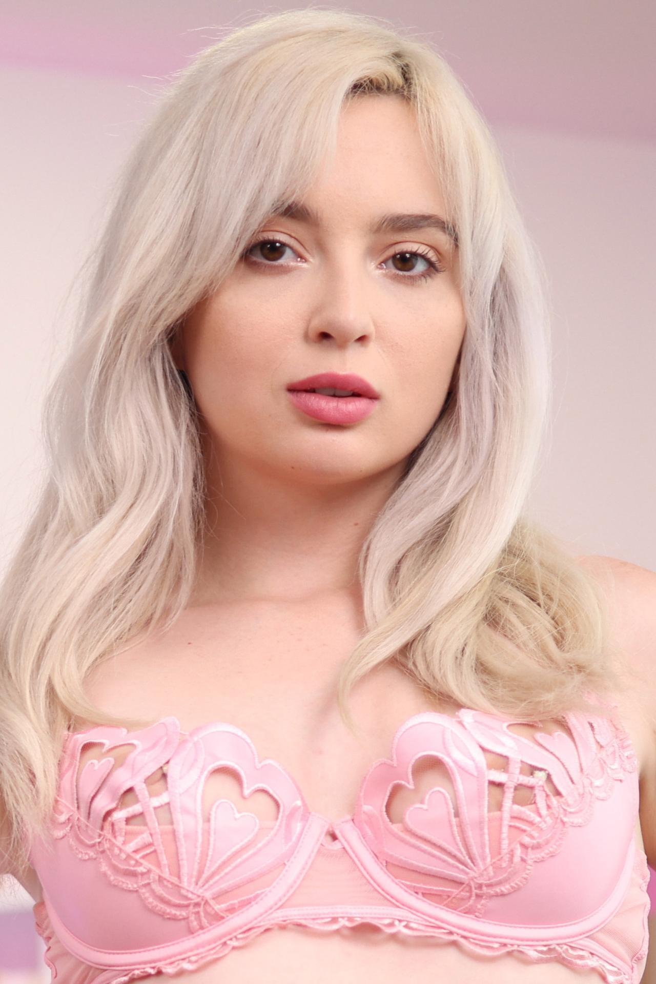 Lexi Lore photo 9