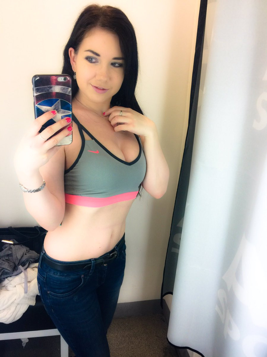 Daphne Angel photo 6
