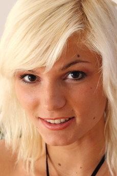Elisa B photo 2