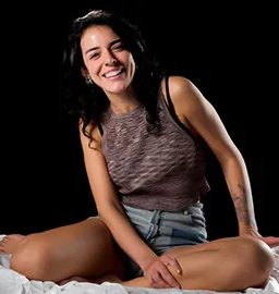 Bella B — fotos e vídeos +18