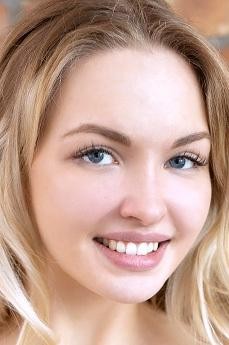 Sophie Gem photo 6