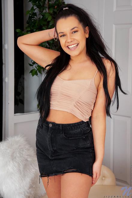 Jizzabelle — fotos e vídeos +18
