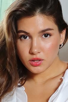 Ellie Luna photo 18