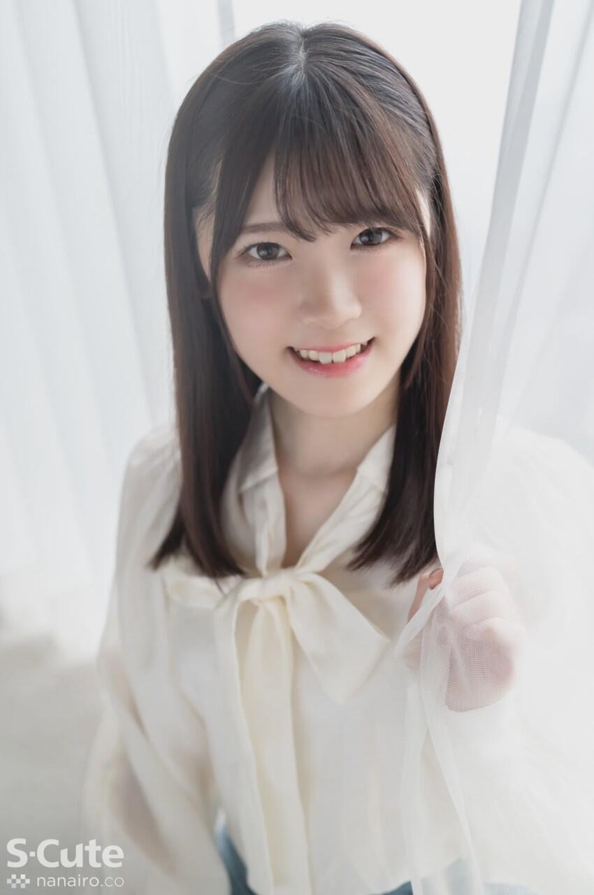Akari Minase photo 11