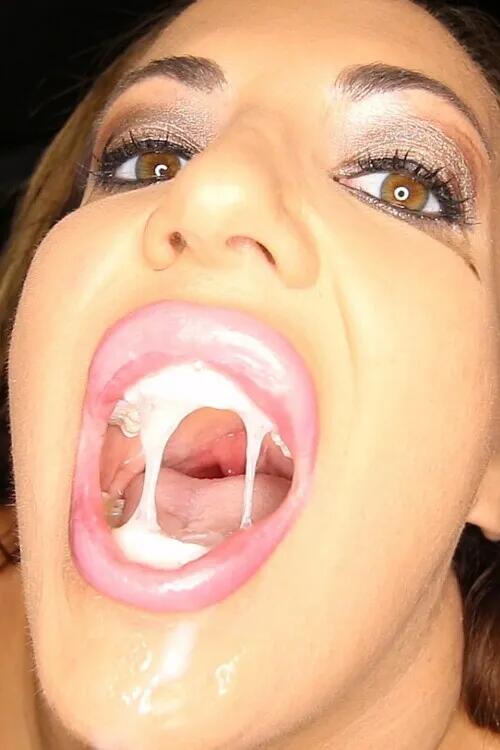 Richelle Ryan photo 56