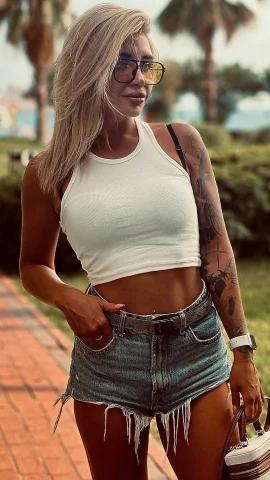 Lily Kane — fotos e vídeos +18