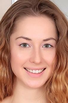 Diana Lark photo 4