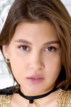 Ellie Luna photo 17