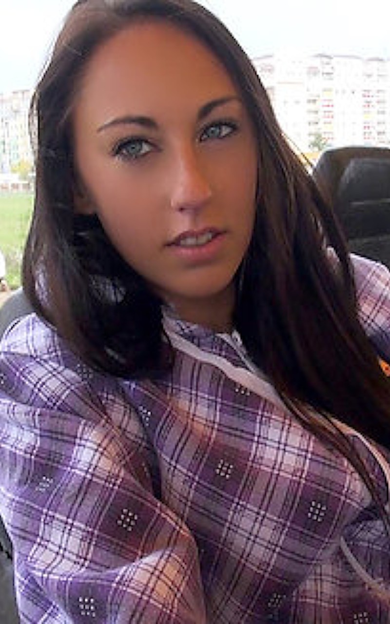 Ella Storm photo 6