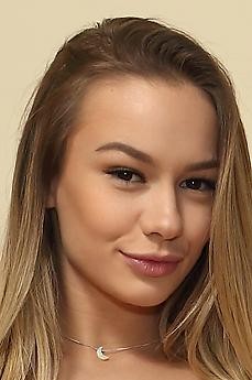 Naomi Swann photo 43