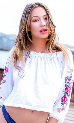 Taylor Sands photo 17