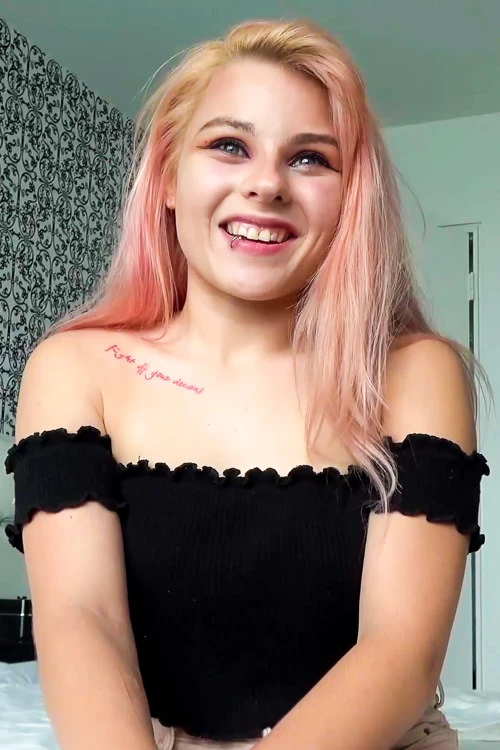 Skylar Valentine photo 10