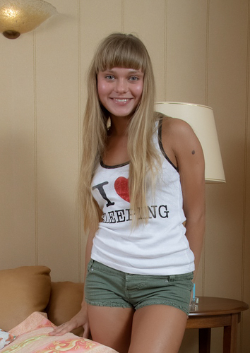 Nesti Shy photo 5
