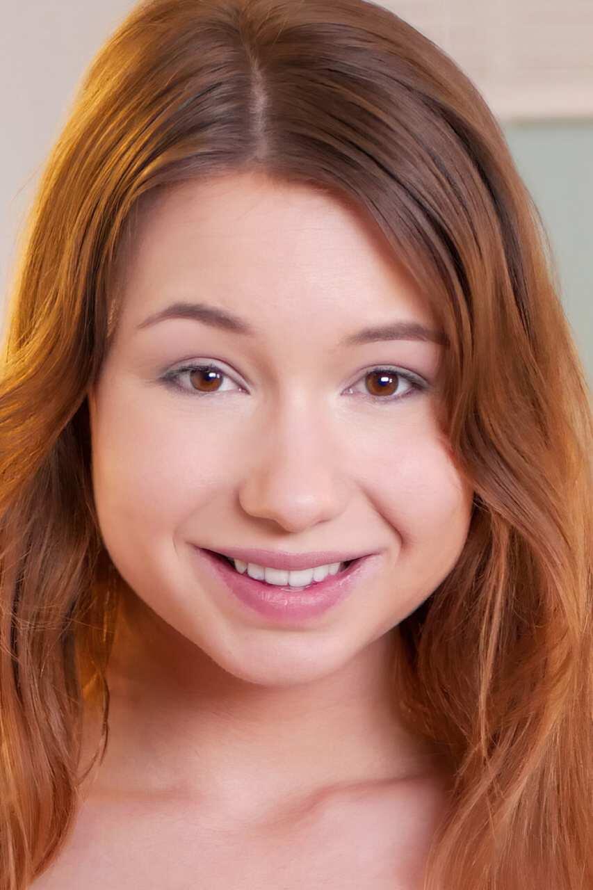 Taylor Sands photo 34