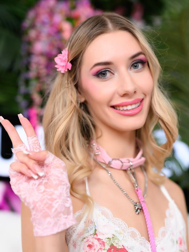 Emily Jade photo 10
