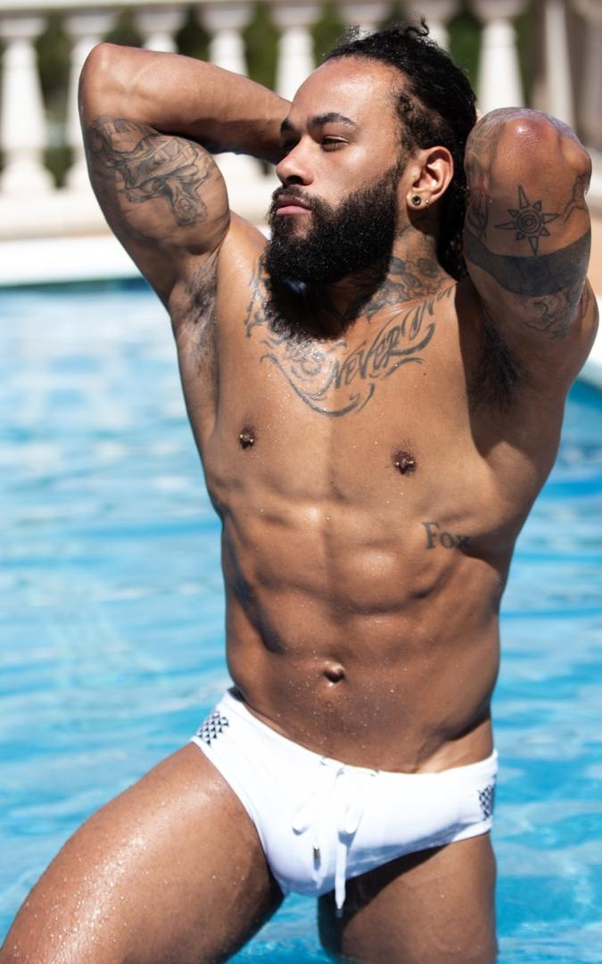 Andy Rodrigues photo 3