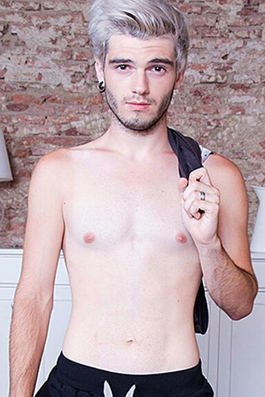 Dylan Scott photo 3