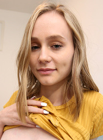 Alicia Williams photo 82