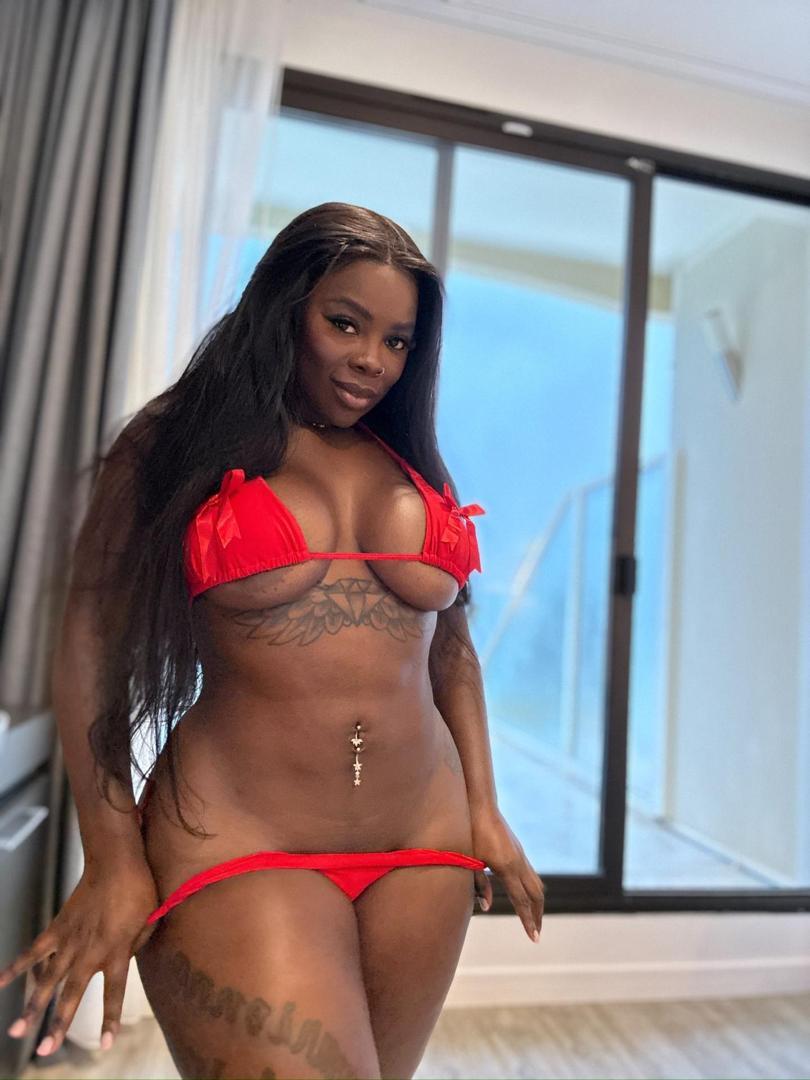 Chrissy K — fotos e vídeos +18
