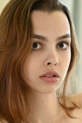Isabella Swan photo 17