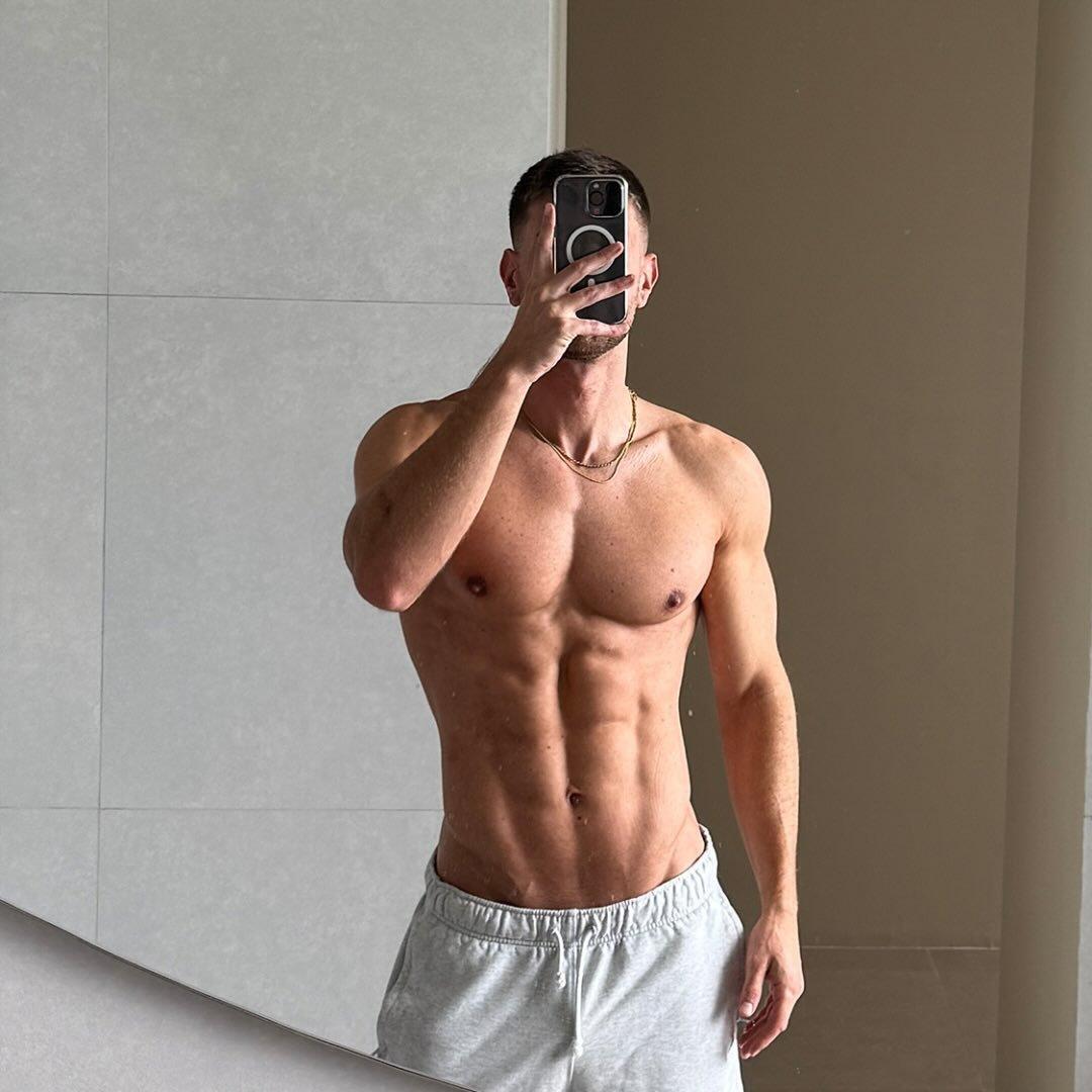 Nicholas Ferres — fotos e vídeos +18