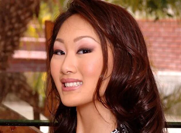 Evelyn Lin photo 28