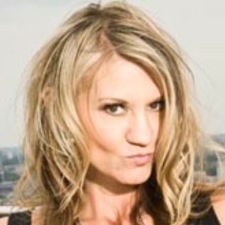 Aleena Jonez photo 2