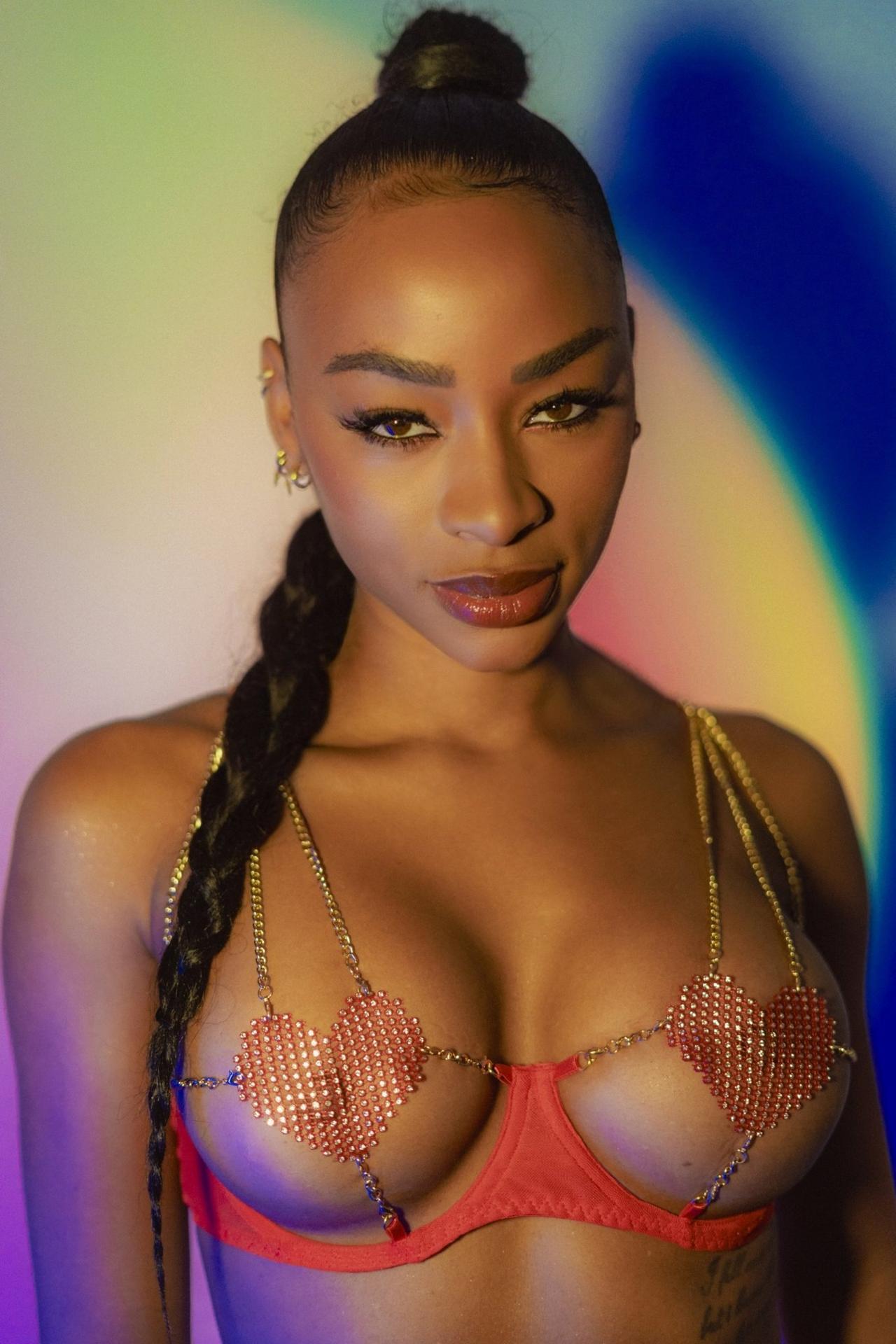 Malia Lenoir photo 2