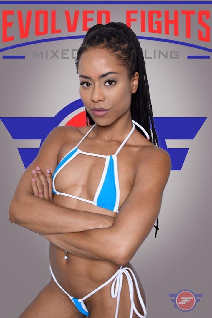 Kira Noir photo 37