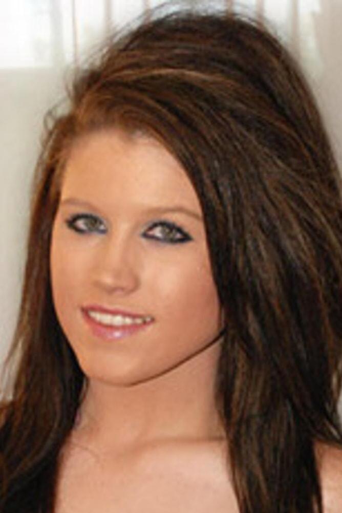 Halie photo 2